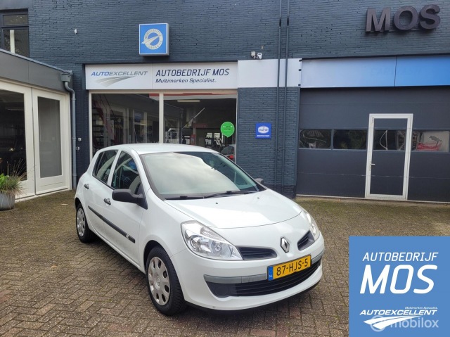 RENAULT CLIO Hatchback 5 drs